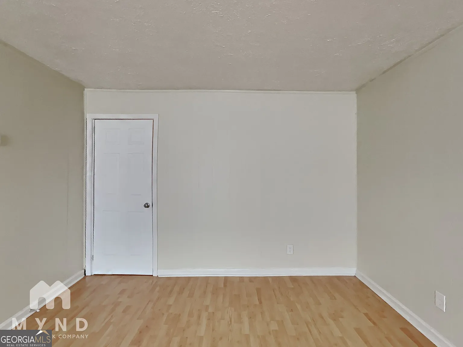 2 bed, 1.0 bath, $1,065 — Photo 4