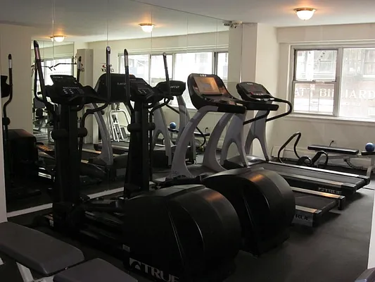 Rented by Metropolitan Equities | media 36