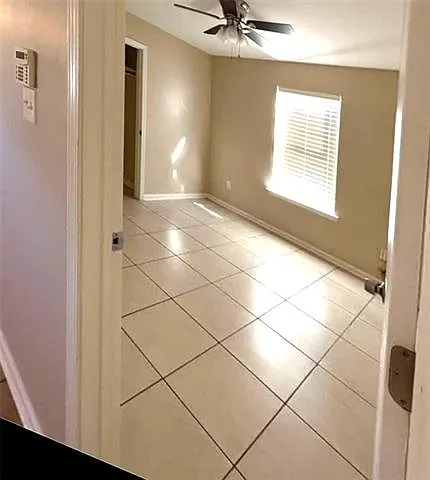 4 bed, 1.5 bath, 1275 sqft, $2,200 — Photo 4
