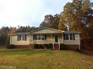 204 Riddle Cir, Advance, NC 27006