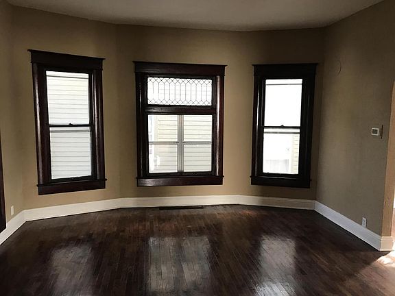 5th image of 2227 Jules St