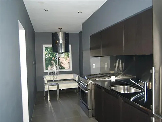 Sold by Exclusive Properties Sotheby's International Realty | media 10