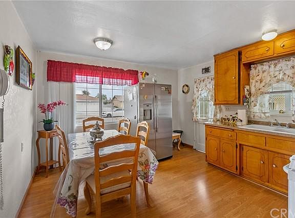 5th image of 13132 Benson Ave