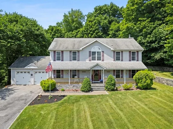 18 Meadow Crest Drive, Mahopac, NY 10541