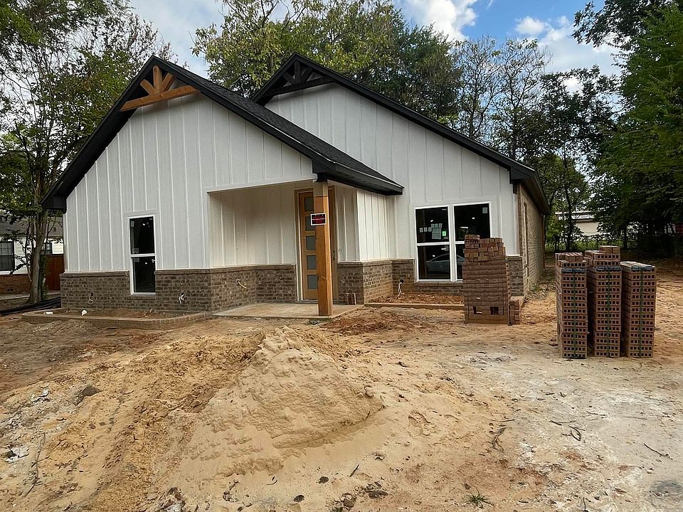 2nd image of 105 W Nutbush St
