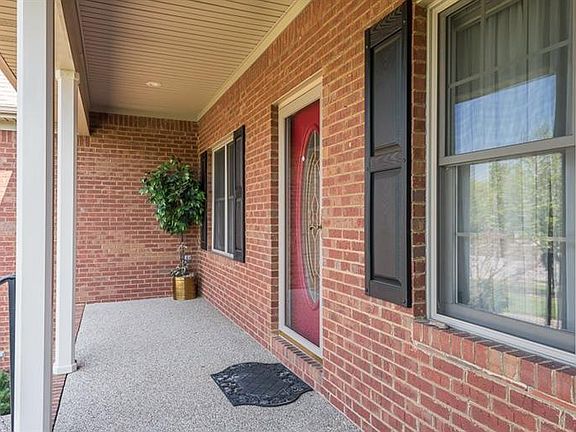 5th image of 105 Franklin Ct