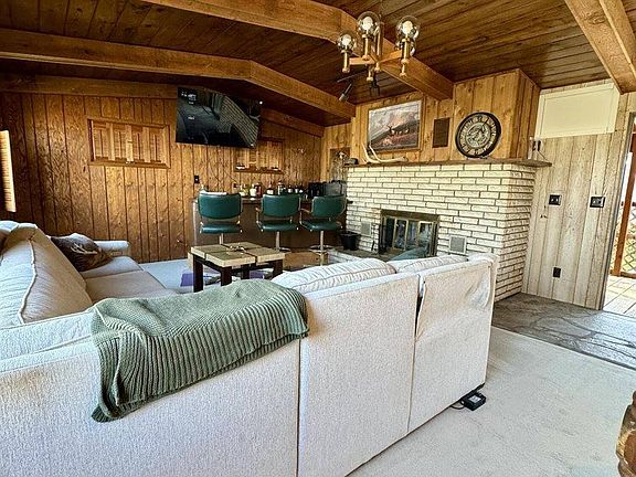 4th image of 12 1st St E