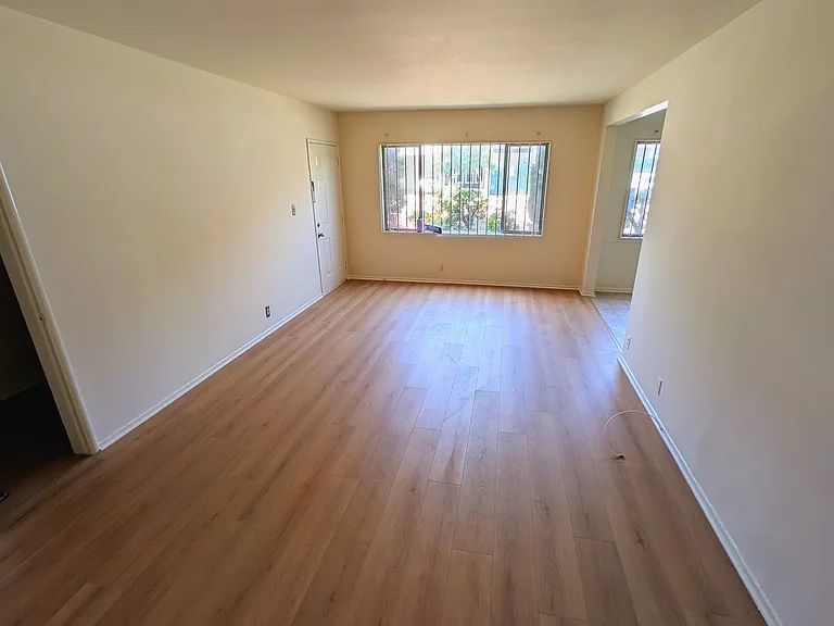 10524 Palms Blvd — Photo 2