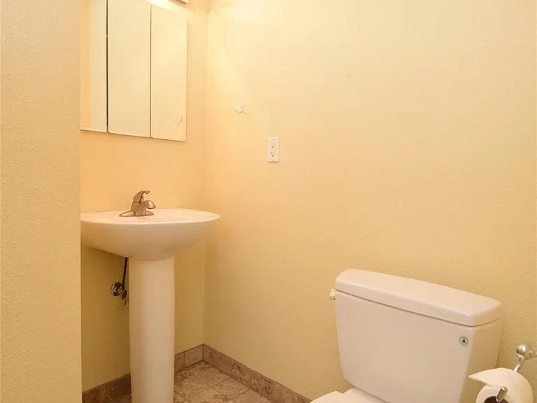 2801 Lafayette Ave #B — Photo 9