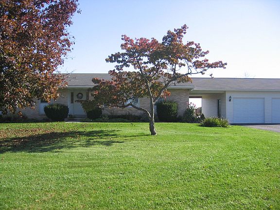 Over Sized Ranch Home w/3 car garage
