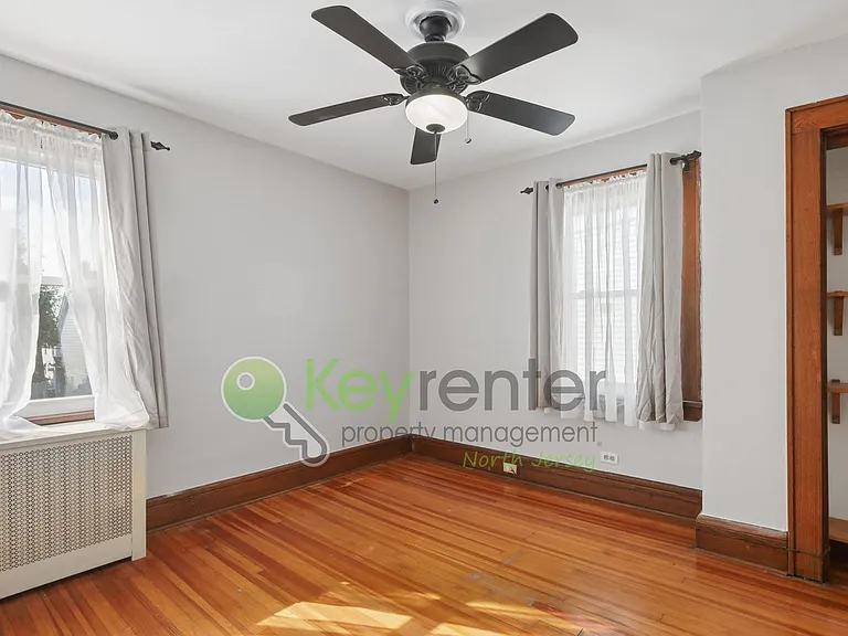 364 Chestnut St — Photo 16