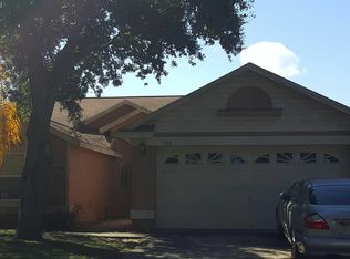 303 Sand Ridge Dr, Valrico, FL 33594