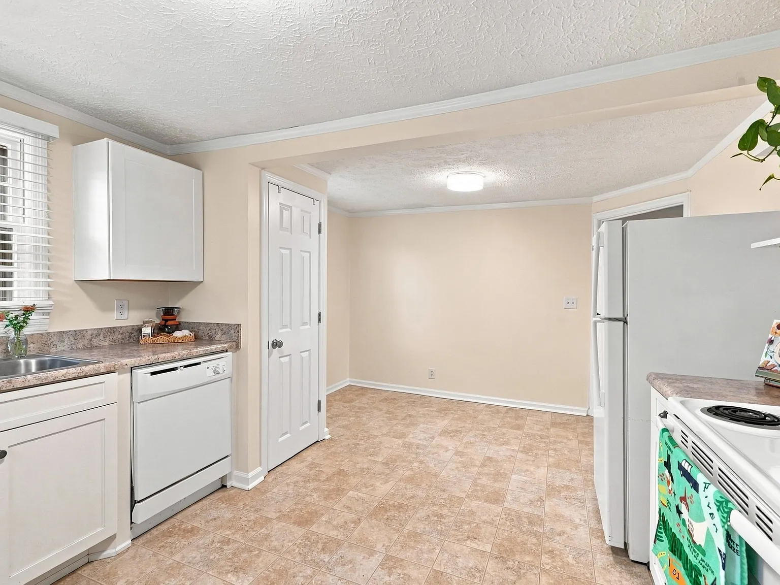2 bed, 1.0 bath, 780 sqft, $1,750 — Photo 4