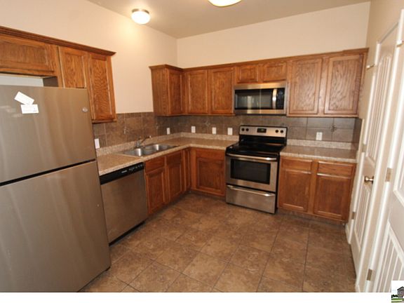 4th image of 911 Brookview Dr #A