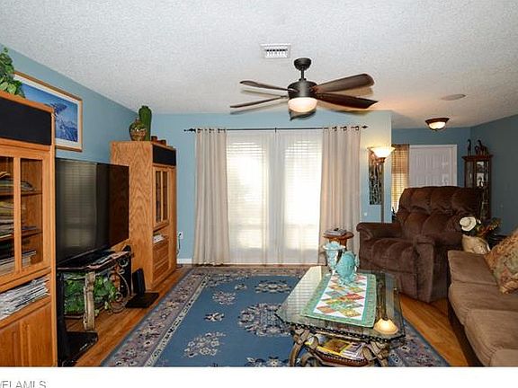 4th image of 2718 SW 3rd Pl