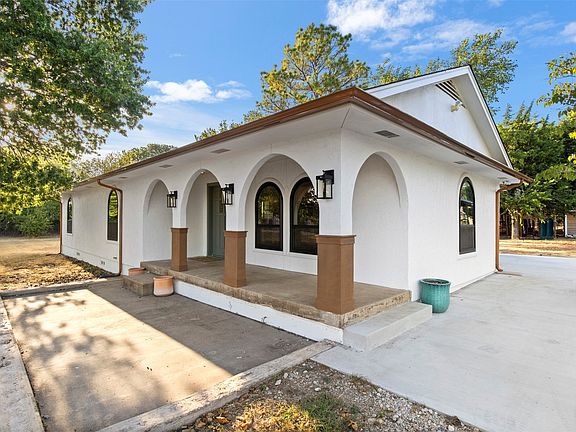 4th image of 360 Rockett Ln