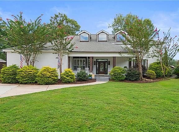 2nd image of 3040 Walden Pl