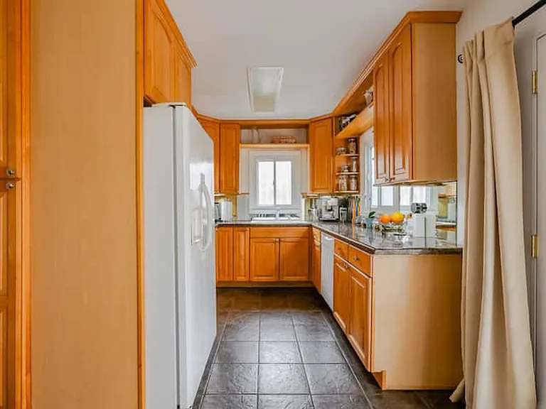 1203 S Rimpau Blvd — Photo 18