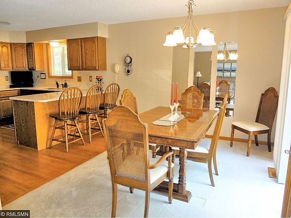 5th image of 2389 Hillwood Dr E