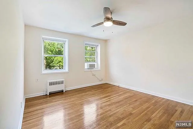 2320 Linwood Ave #3F — Photo 1