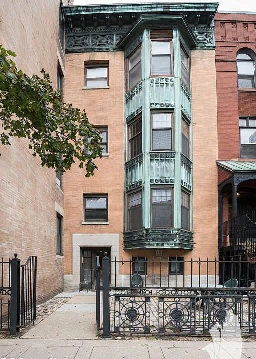 1st image of 354 W Dickens Ave #821