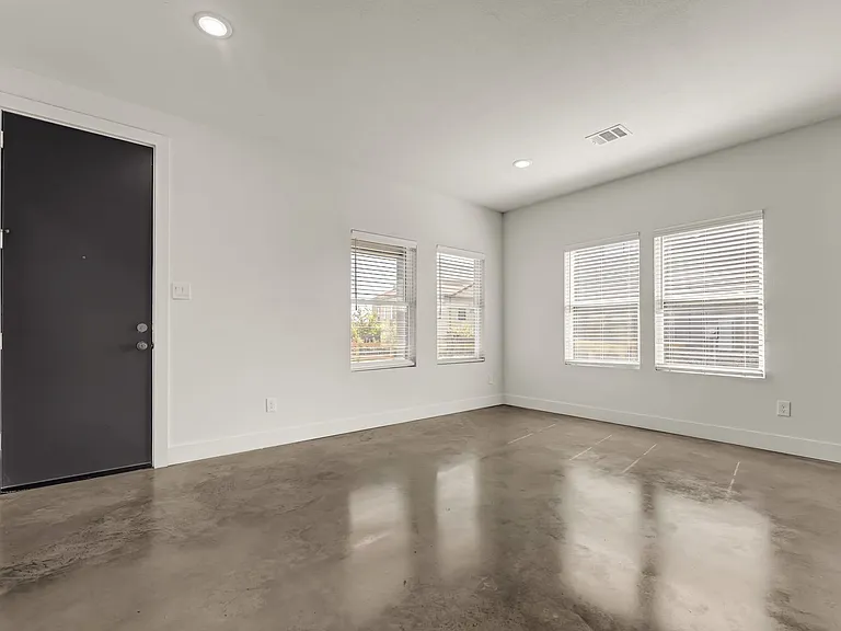 3006 Alpha Wolf Ct — Photo 8