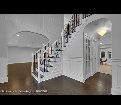 2nd image of 8 Overlook Dr