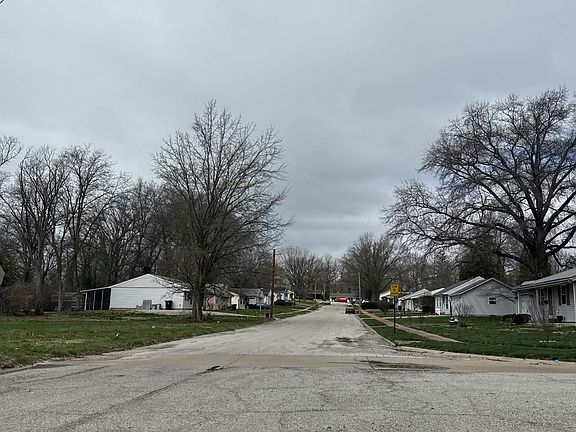 5th image of 23 Garnette Dr
