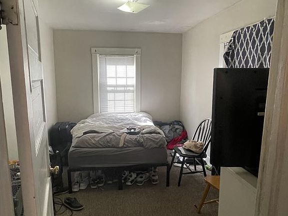 4th image of 520 N Dill St