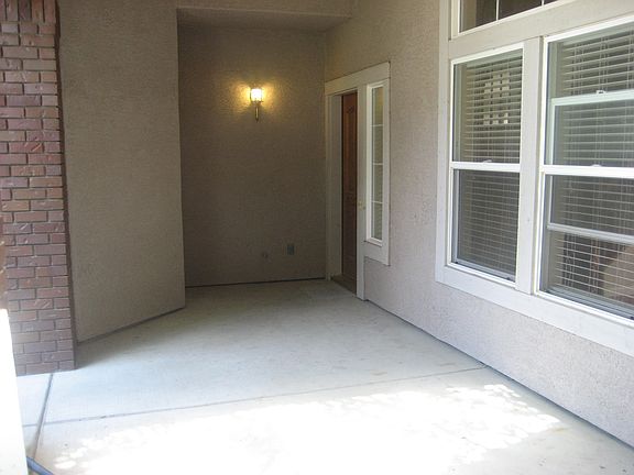 2nd image of 1921 Hunter Dr
