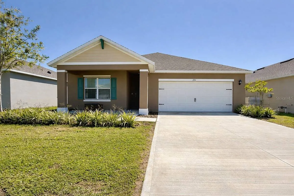 3 bed, 2.0 bath, 1671 sqft, $1,900 — Photo 1