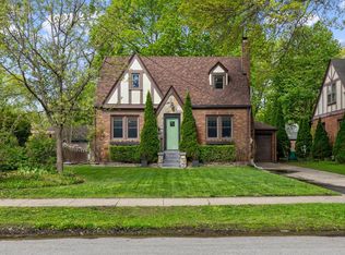 2720 44th St, Des Moines, IA 50310