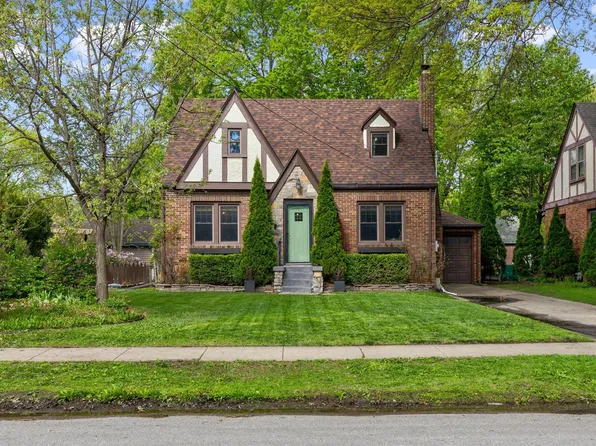 2720 44th St, Des Moines, IA 50310