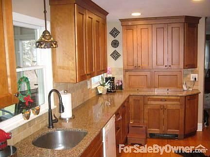 Updated Kitchen : Premium cabinets with quartz counter top