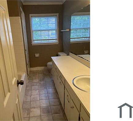 3rd image of 3007 Crawford St