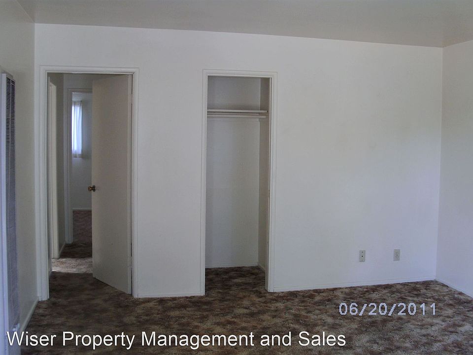 2nd image of 700 W Maple Ave #700