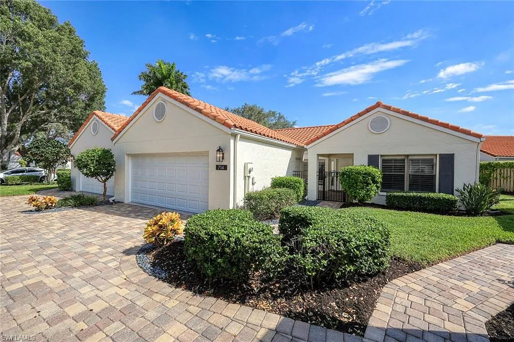 2 bed, 2.0 bath, 1347 sqft, $8,500 — Photo 3