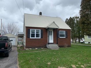 113 Beach St, Massena, NY 13662