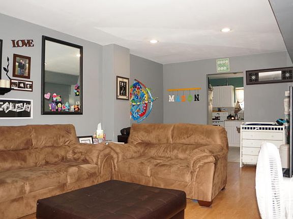 2nd image of 55 Briar Mills Dr