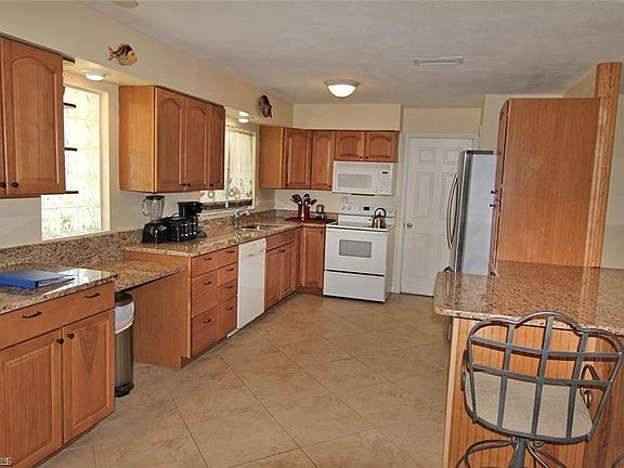 2nd image of 4930 SW 2nd Pl