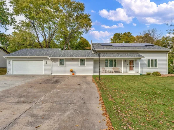 2544 SE 37th St, Topeka, KS 66605