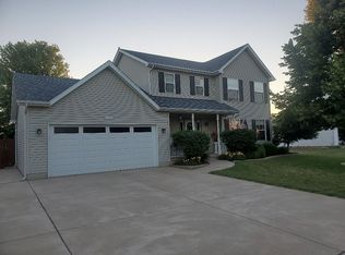 1223 Evergreen Ln, Yorkville, IL 60560