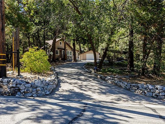 4th image of 40433 Valley Of The Falls Dr