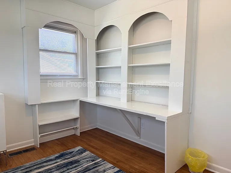120 E Rowan St — Photo 32