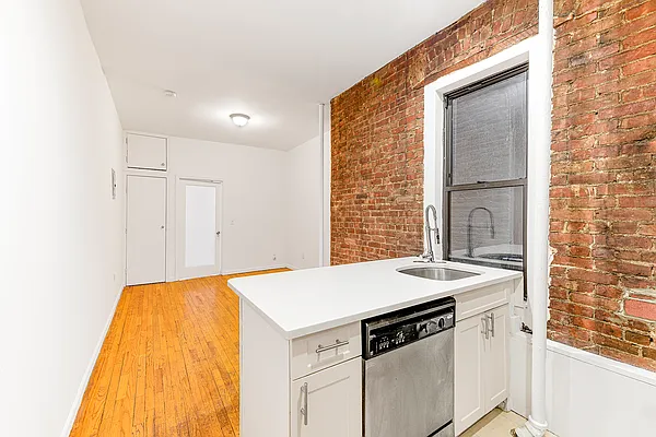 Rented by REAL New York | media 42