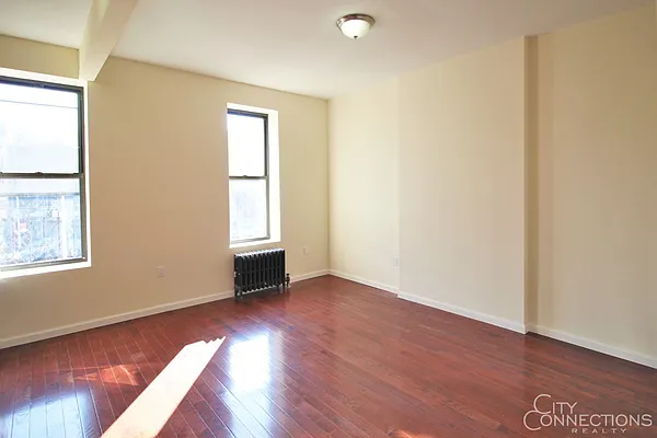 Rented by City Connections Realty | media 3