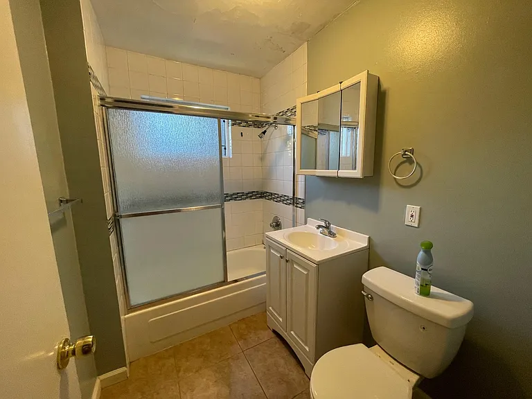 5611 Bancroft Ave #A — Photo 6