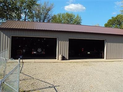 2nd image of 719 Anderson Station Rd
