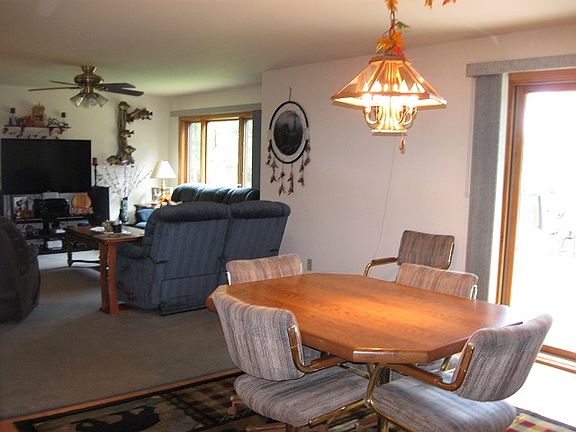 Open concept dining/living