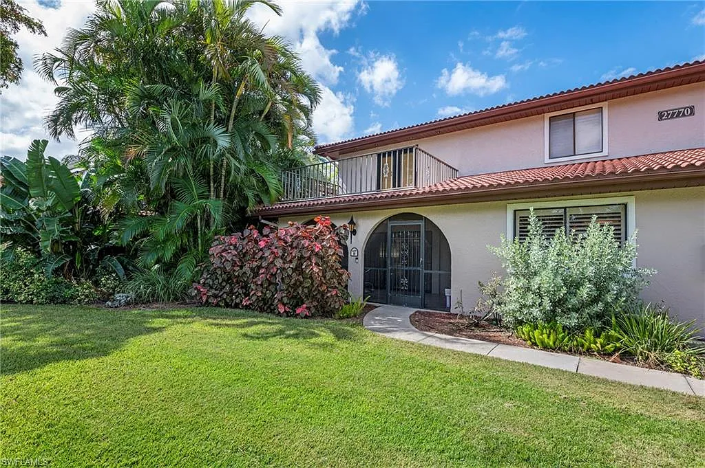 2 bed, 2.5 bath, 1528 sqft, $2,200 — Photo 2